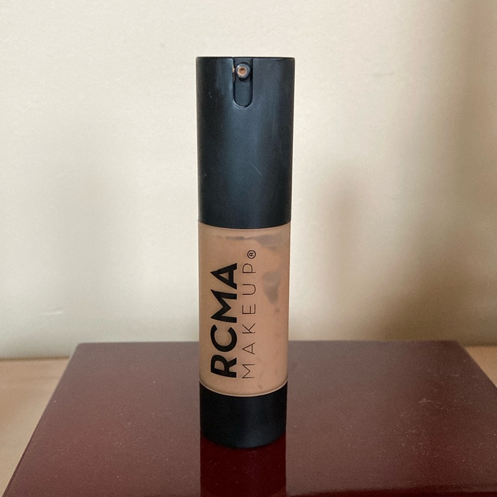 RCMA professional makeup (concealer)